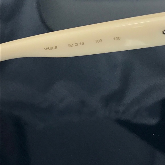 Valentino ROCKSTUD SUNGLASSES - Picture 7 of 8